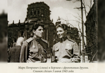 Вообще-то я с малолетства хотел стать военным, вместо погремушек тянулся к отцовской полковничьей папахе