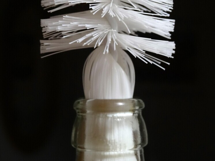 Уфимские врачи извлекли из заднего прохода мужчину туалетный ершик