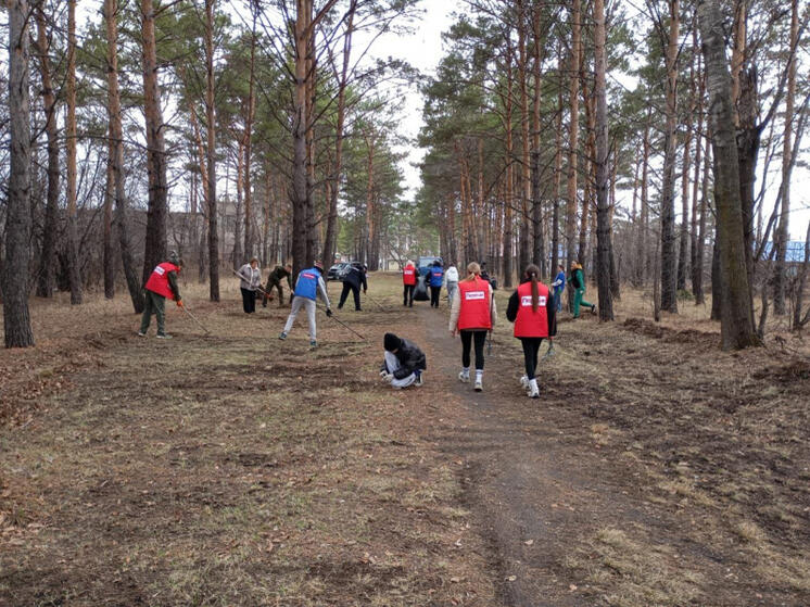 Полицейские навели порядок у Братской могилы жертв японских интервентов в Приамурье