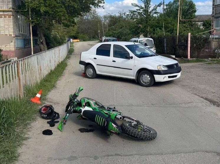 В Изобильном водитель иномарки сбил подростка на питбайке