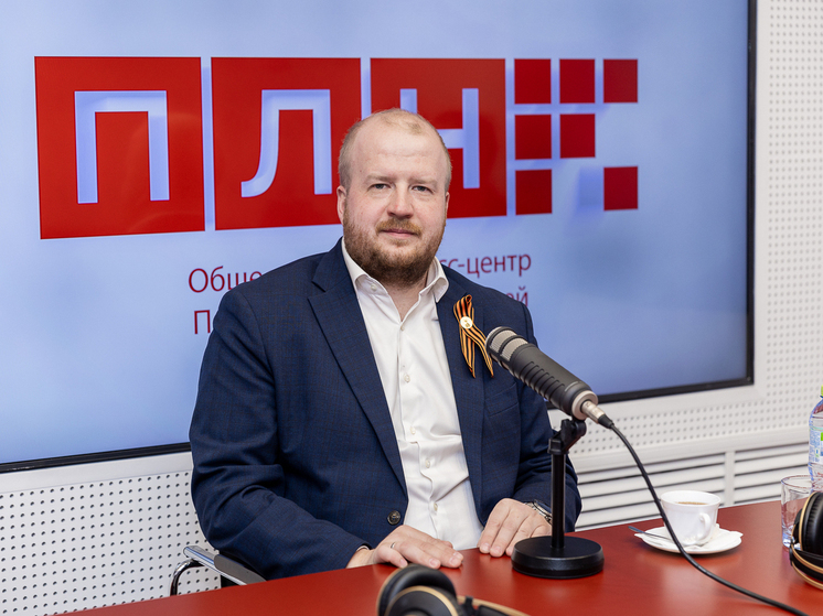 В Пскове продолжается украшение города к 9 мая