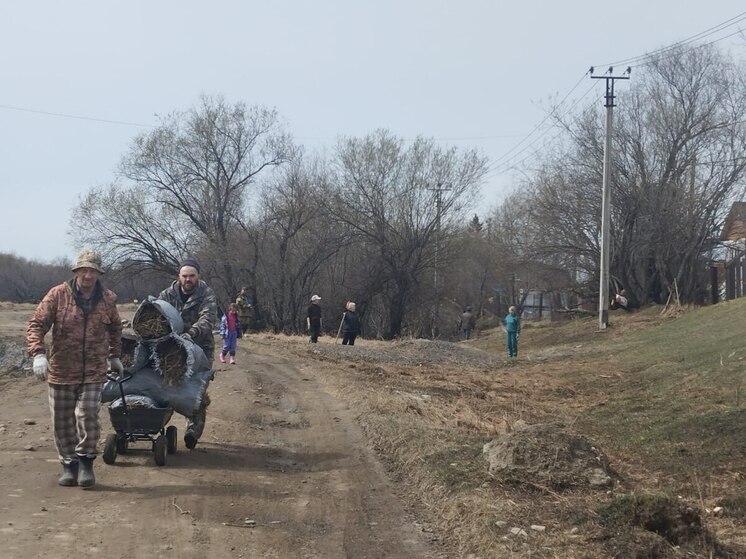 115 тонн мусора вывезли со станции Батарейной в Иркутске