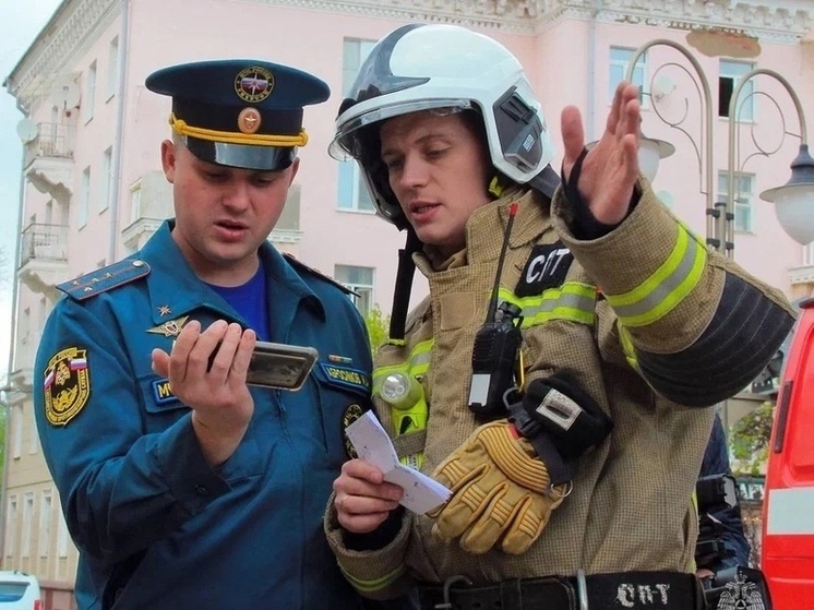 Василий Анохин поздравил смоленских пожарных с профессиональным праздником