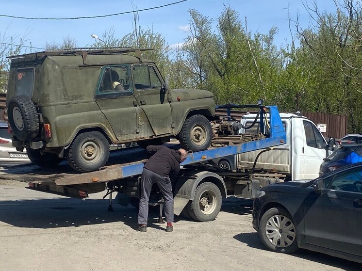 С Южного Урала на передовую уехали сладкие подарки и внедорожники
