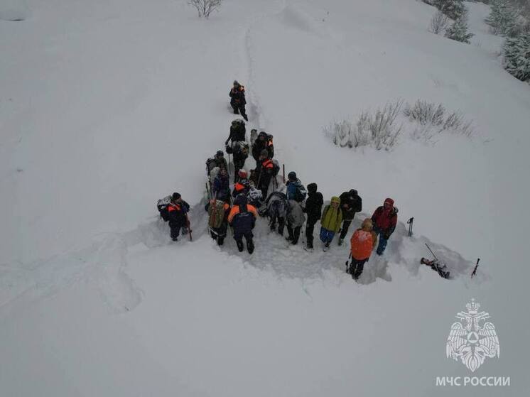 В горах Северной Осетии нашли тело альпиниста, попавшего под лавину