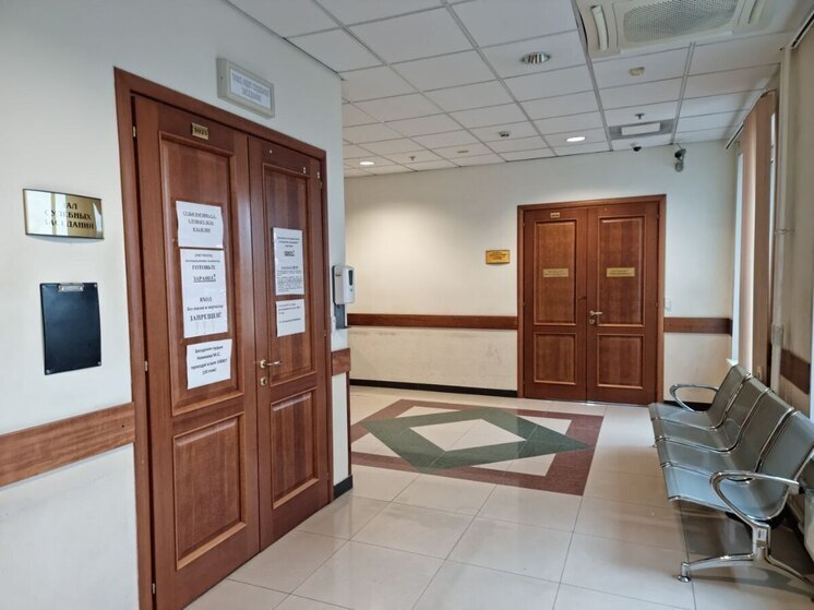 В Хакасии мужчина попрыгал на капоте машины и получил три года принудительных работ