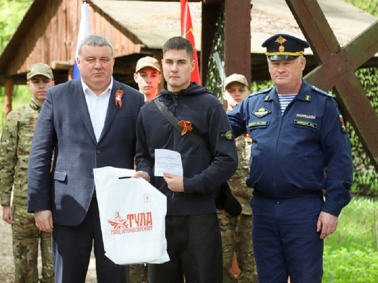 Илья Беспалов попросил тульских призывников нести службу достойно