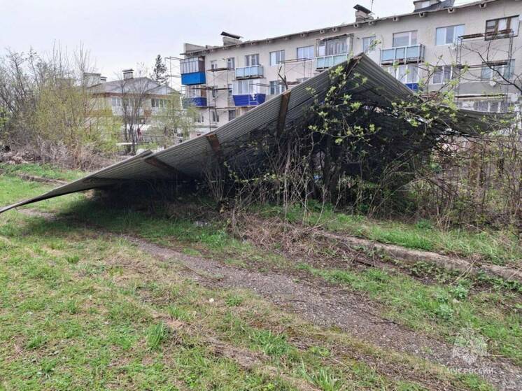 Снесло крышу Дома культуры в поселке Бугульминского района