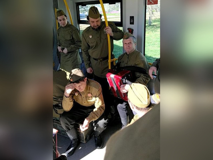 В уфимском транспорте прозвучали песни военных лет