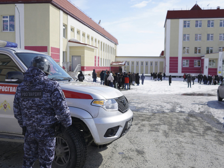 Антитеррористические учения провели в образовательных учреждениях Чукотки