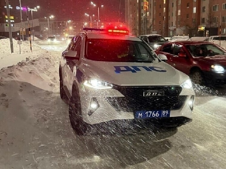 В Шурышкарах мотоциклист попал в больницу после ДТП с авто