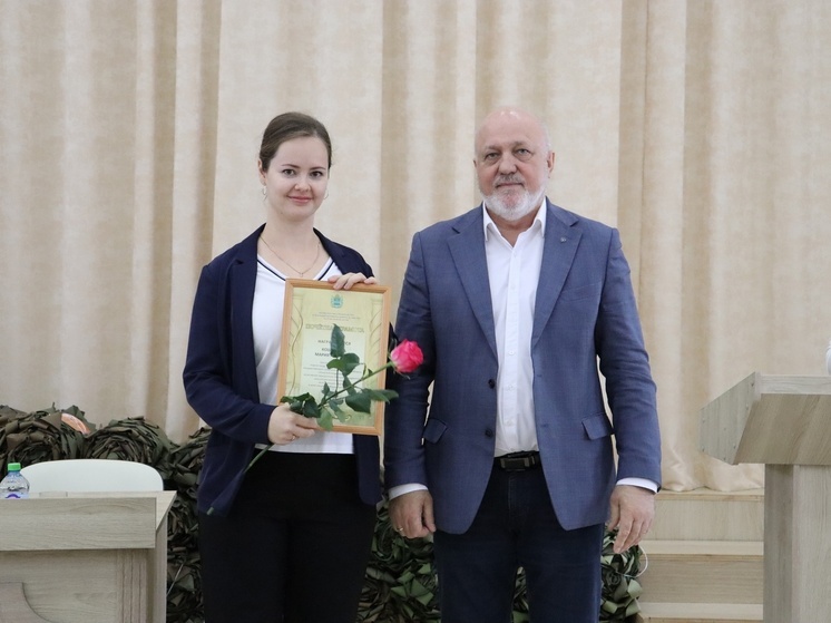 Калужские коммунальщики сплели трёхтысячную маскировочную сеть