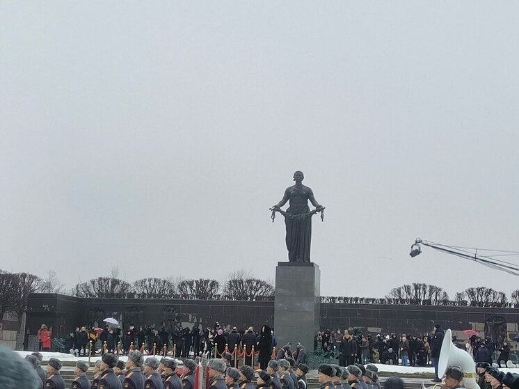 Петербуржцам предложили придумать название для сквера за Пискаревским мемориалом