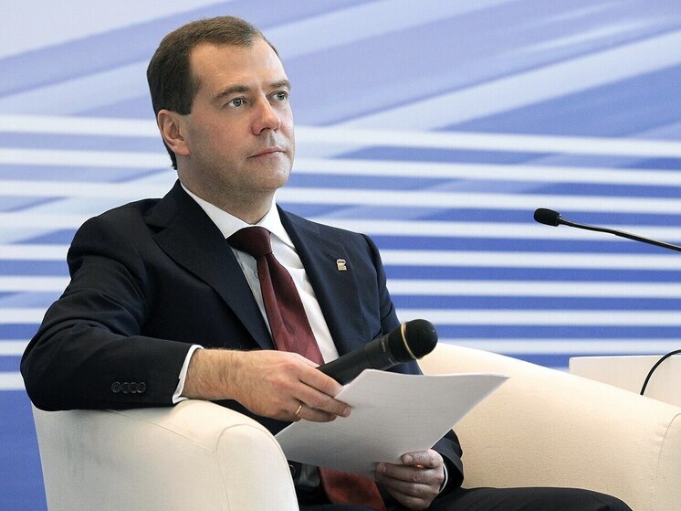 Медведев оценил тарифную политику Трампа, указав на "промашку" с Китаем