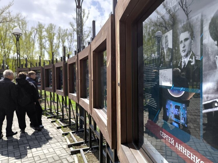 В Главном музее Хакасии открыли уличную выставку «Юные защитники Родины»