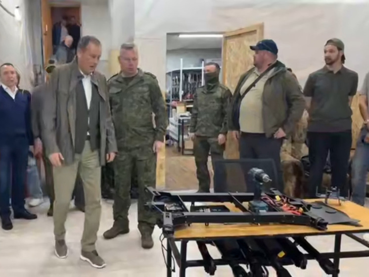 Александр Дрозденко проинспектировал работу центра сборки БПЛА