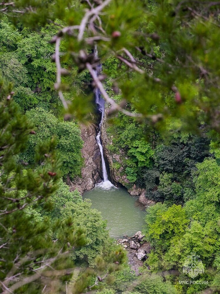 Сочинские спасатели помогли выйти из Агурского ущелья заблудившейся туристке