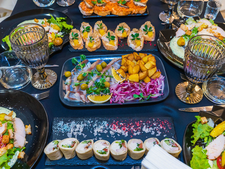 Как не переедать в майские праздники: советы челябинских врачей