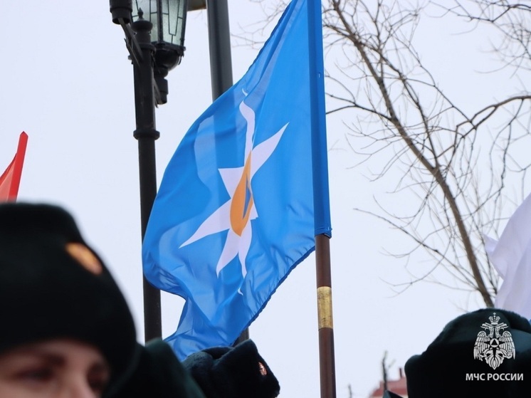 В праздничном шествии по Нарьян-Мару приняли участие сотрудники МЧС