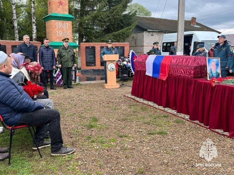 В Башкирии простились со спасателем, погибшим в зоне СВО