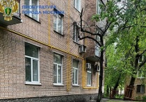 Маленькая девочка выпала из окна шестого этажа в Москве