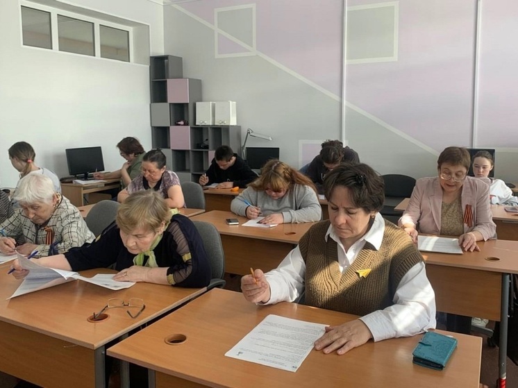 В Оме и Харуте провели краеведческий диктант