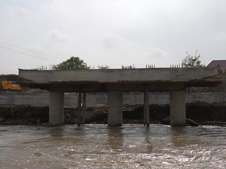 В Грозном ремонтируют мост через реку Сунжа