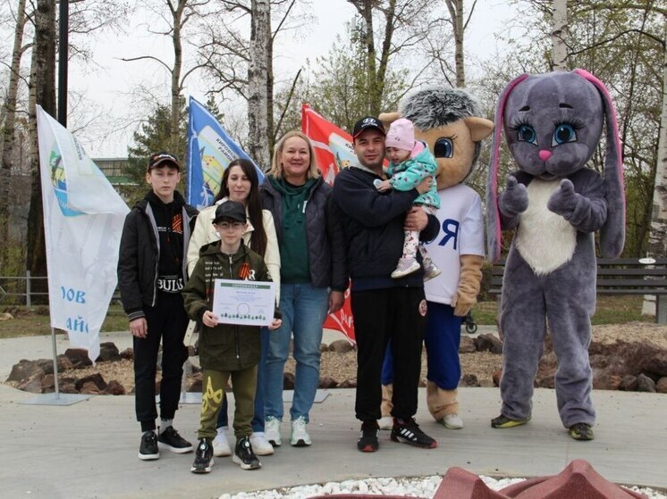 Участвовать в акции и подарить ребенку дерево вызвались хабаровчане