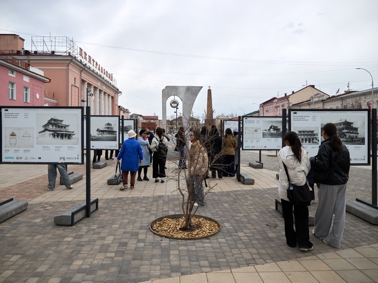В Улан-Удэ открылась уличная выставка «Мандала гармонии. Буддийское зодчество Бурятии» (12+), приуроченная к строительству нового Национального музея Республики Бурятия