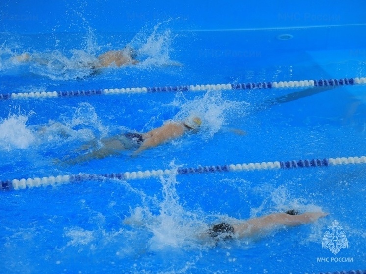 В спартакиаде «Динамо» по плаванию серебряными призерами стали амурские бойцы МЧС
