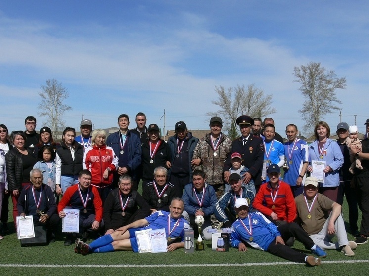 Ветераны органов внутренних дел Хакасии встретились на турнире по мини-футболу