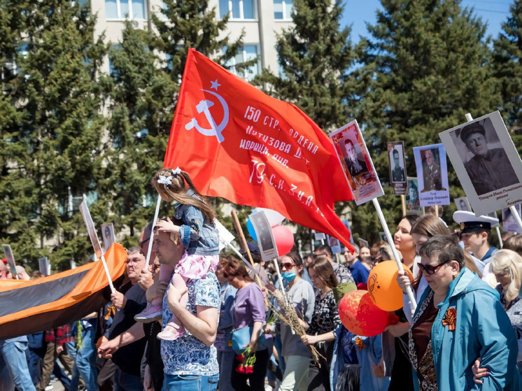 Амурчанам рассказали как создать штендер к Параду Победы