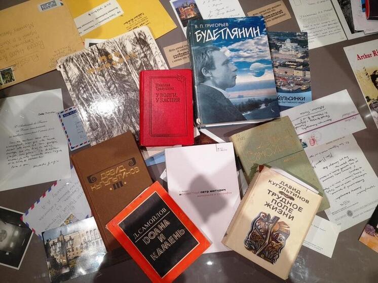 В Астрахани в музее Хлебникова открыли книжные выставки, посвященные 80-летию Победы и памяти поэтов-фронтовиков