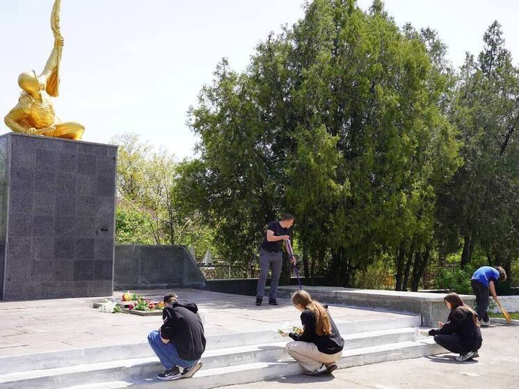 «Южный фронт памяти»: молодежь Запорожья почтила память героев