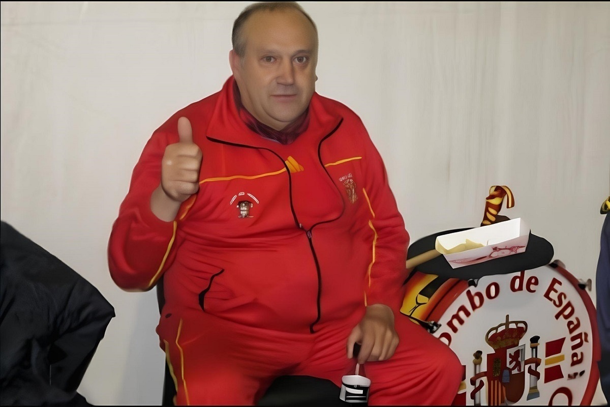 Умер самый известный футбольный болельщик.