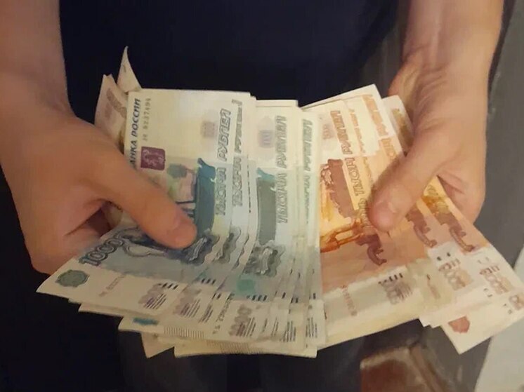Калининградца ограбили прямо на улице и отобрали крупную сумму