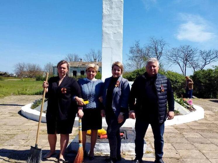 Памятник воинам-односельчанам в Приморском районе Запорожской области обрел обновленный вид