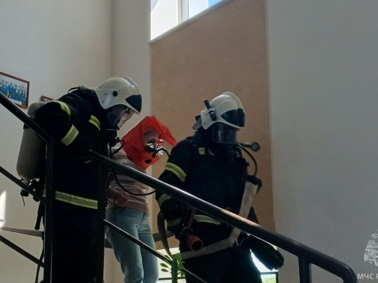 В Знаменском районе сотрудники МЧС отработали действия при пожаре