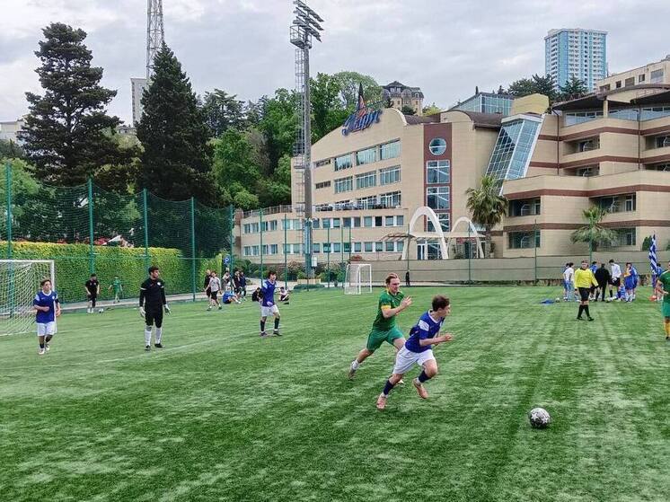 Национальные объединения Сочи встретились на футбольном поле