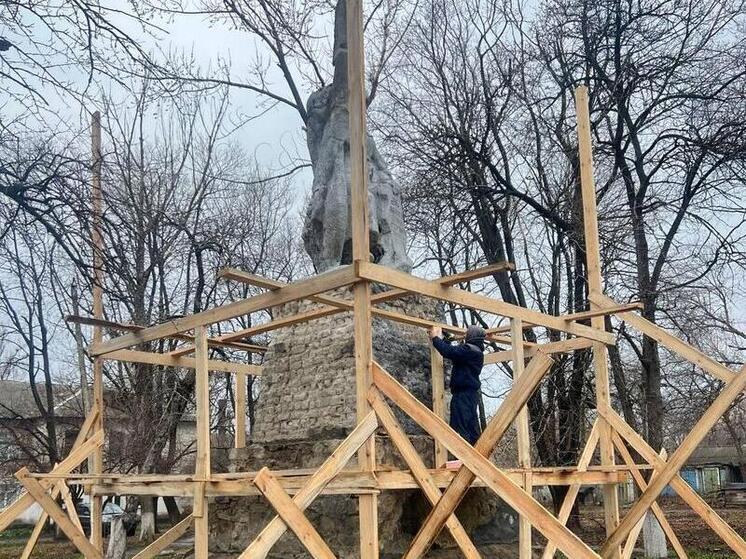 Самарская область реставрирует монумент Братской могилы в Снежном