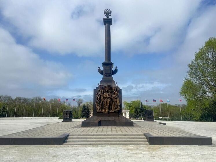 Беглов: Петербург установил монумент «Мариуполь – город воинской славы» по поручению президента России