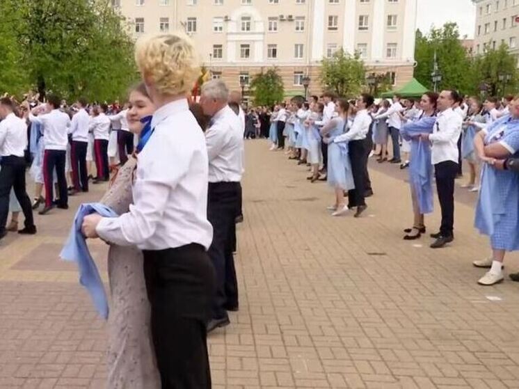 Калужский губернатор поблагодарил танцоров «Вальса Победы»