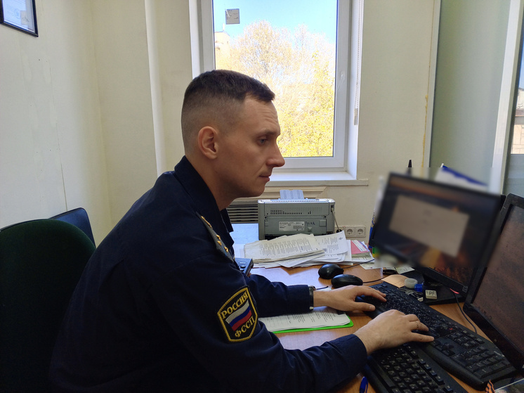 Житель Симферополя несколько раз нецензурно выражался в общественных местах города, при этом отказывался повиноваться стражам порядка, пресекающим нарушение. За это суд оштрафовал его на 6 тысяч рублей, но оплачивать мужчина не собирался