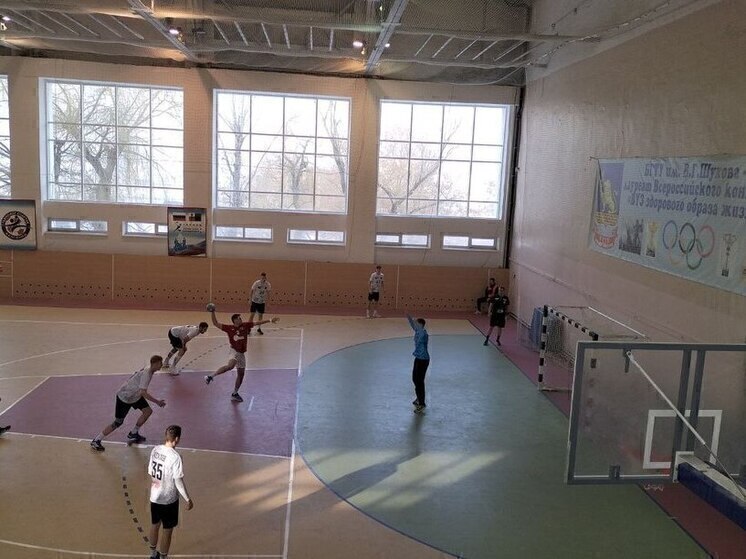 Белгородские гандболисты проиграли ростовчанам