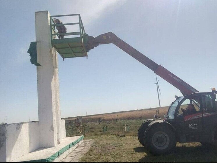 В Присивашском теротделе благоустроены памятники Великой Отечественной войны