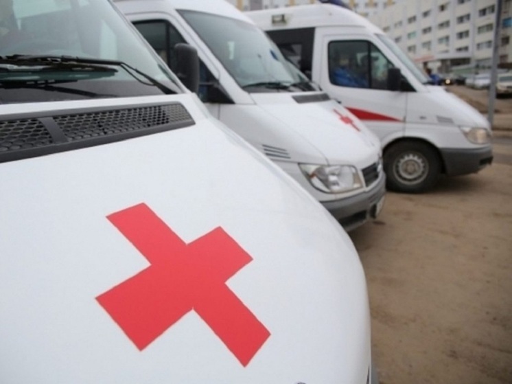 В Волгоградской области столкнулись три легковушки