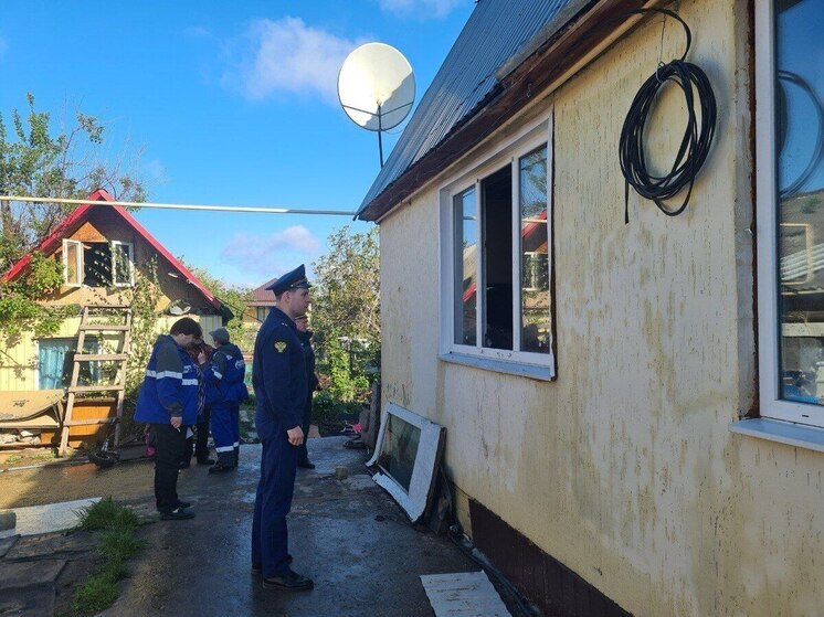 На пожаре в Марксе погиб подросток