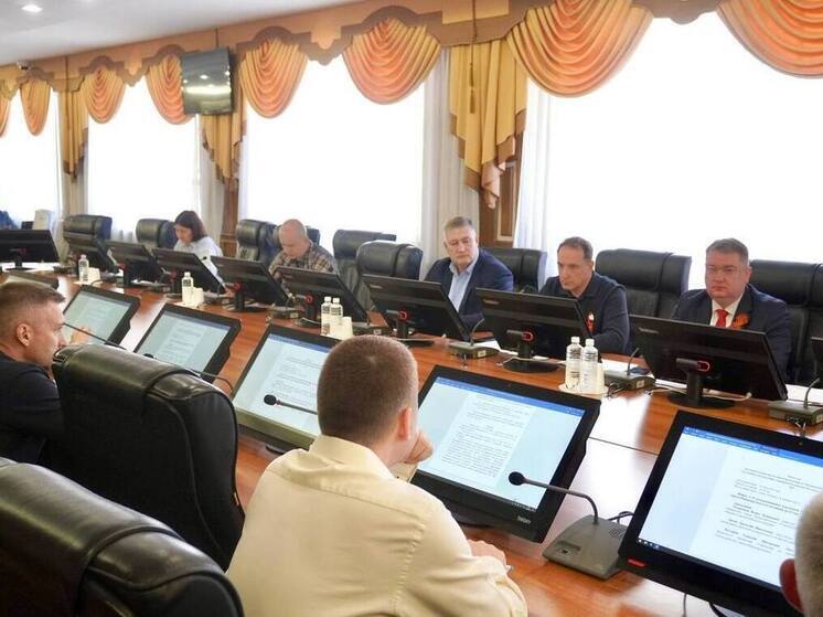 Нижневартовск готовится к возможному паводку: уровень воды в Оби растет