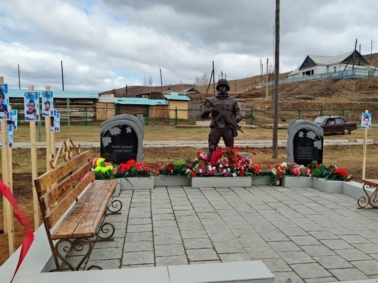 Памятник участникам СВО открыли в Калганском округе Забайкалья
