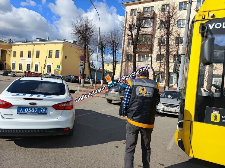 В Ярославле начались парковочные войны у Ярославля-Главного
